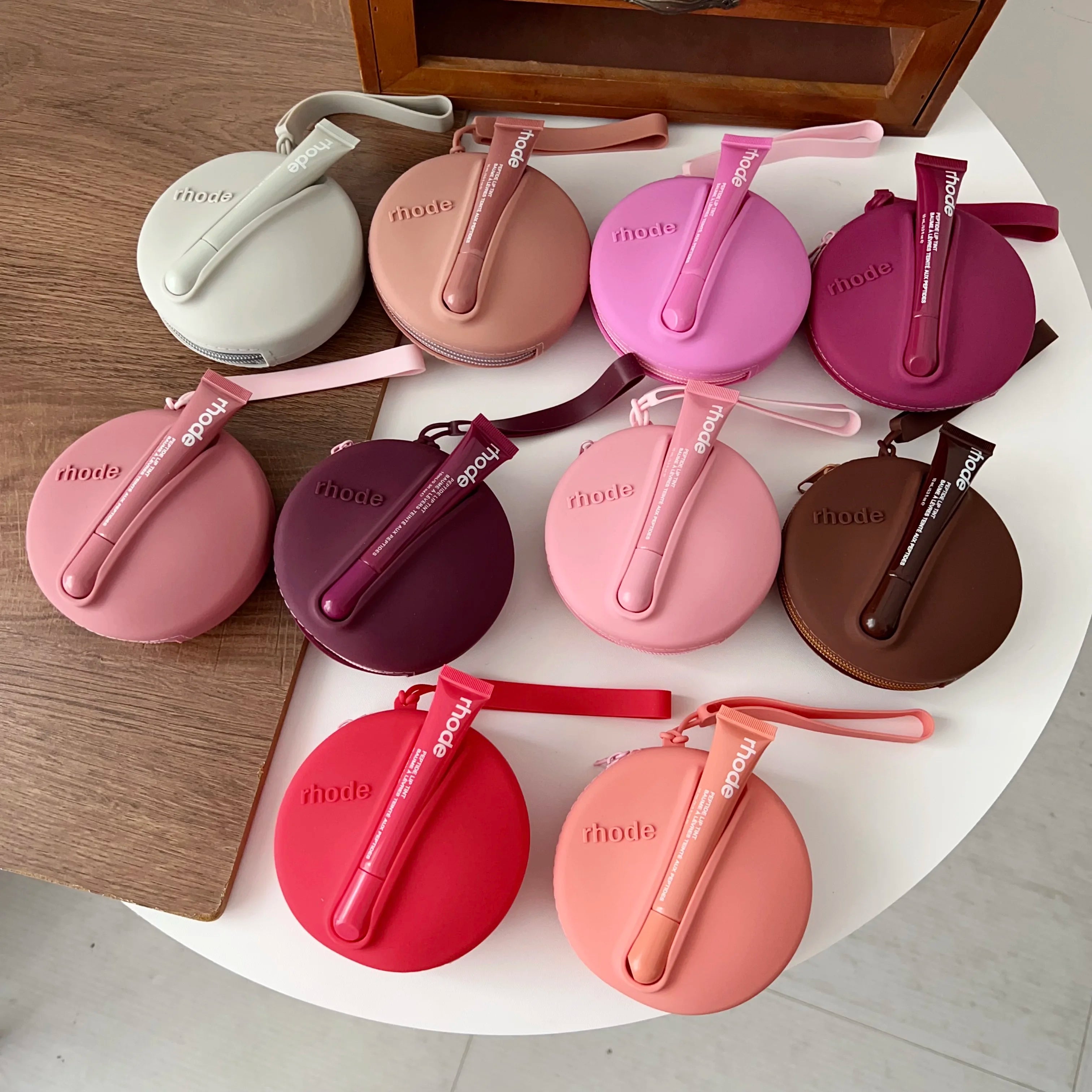 Rhode Pouch Bag Price in Pakistan Trendy and Stylish – Glamorush